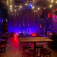 Rockkonzerte in Starr Bar, New York City, NY Starr Bar, New York City, NY