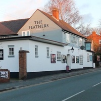 The Feathers Inn, Lichtfeld