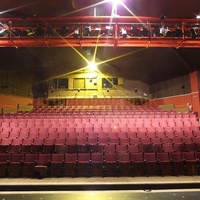 Medina Theatre, Newport (Mitte der Insel)