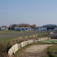 Panenský Týnec Airport, Prag